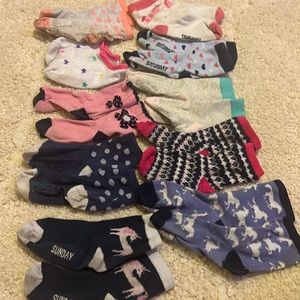 10 pairs of socks for your little girl size 4-6 years 🤗❤️😍 plus 5 pairs extra